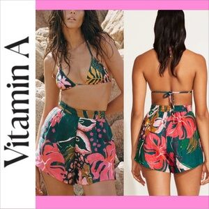Vitamin A The Getaway Short in Painted Jungle Size M